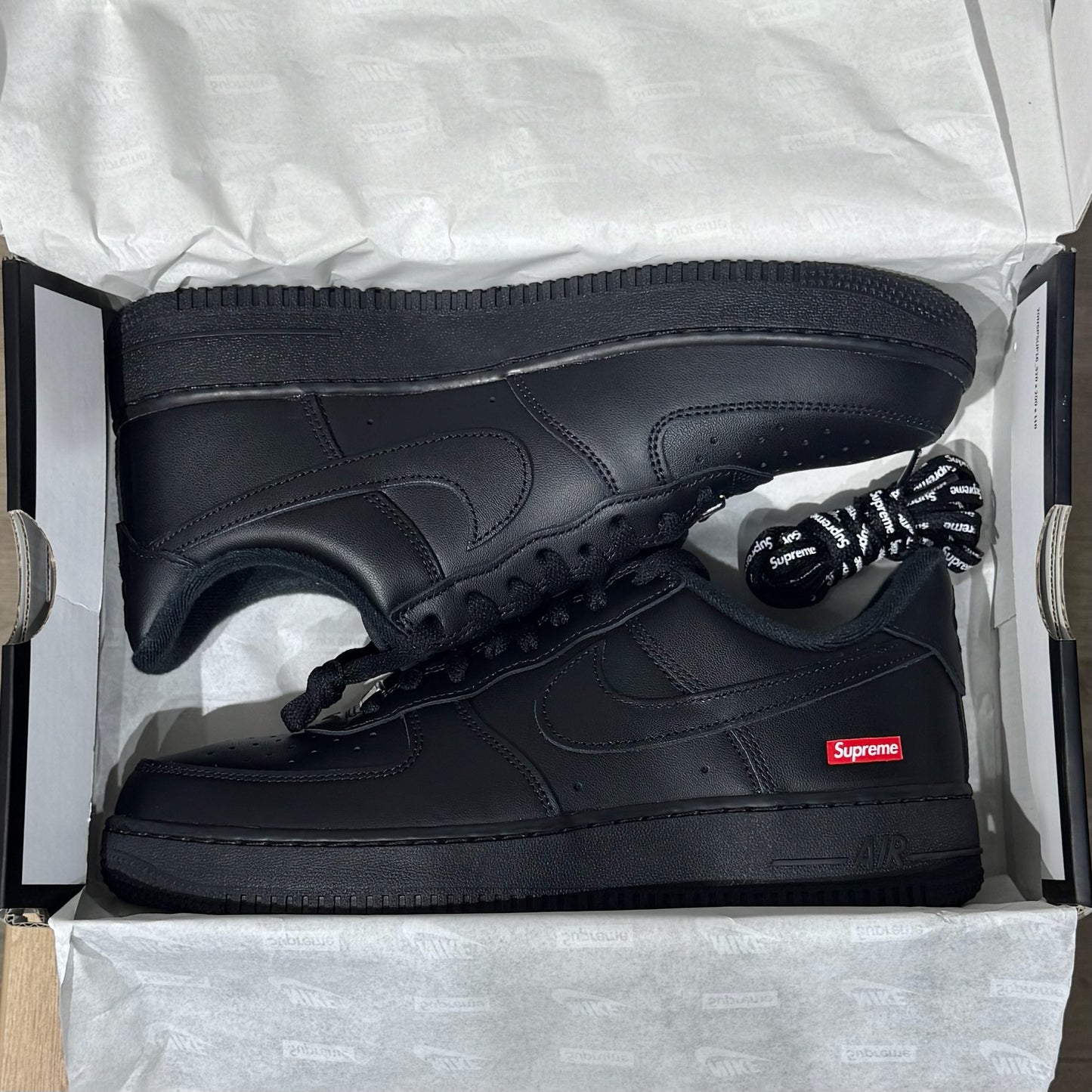 Nike x Supreme Air Force 1 - Black
