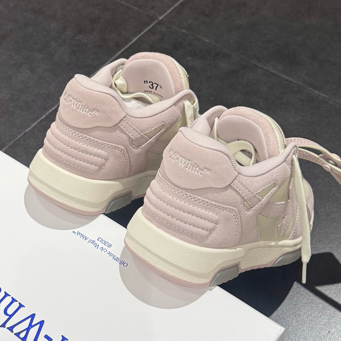 Off White Out Of Office Suede - Pink