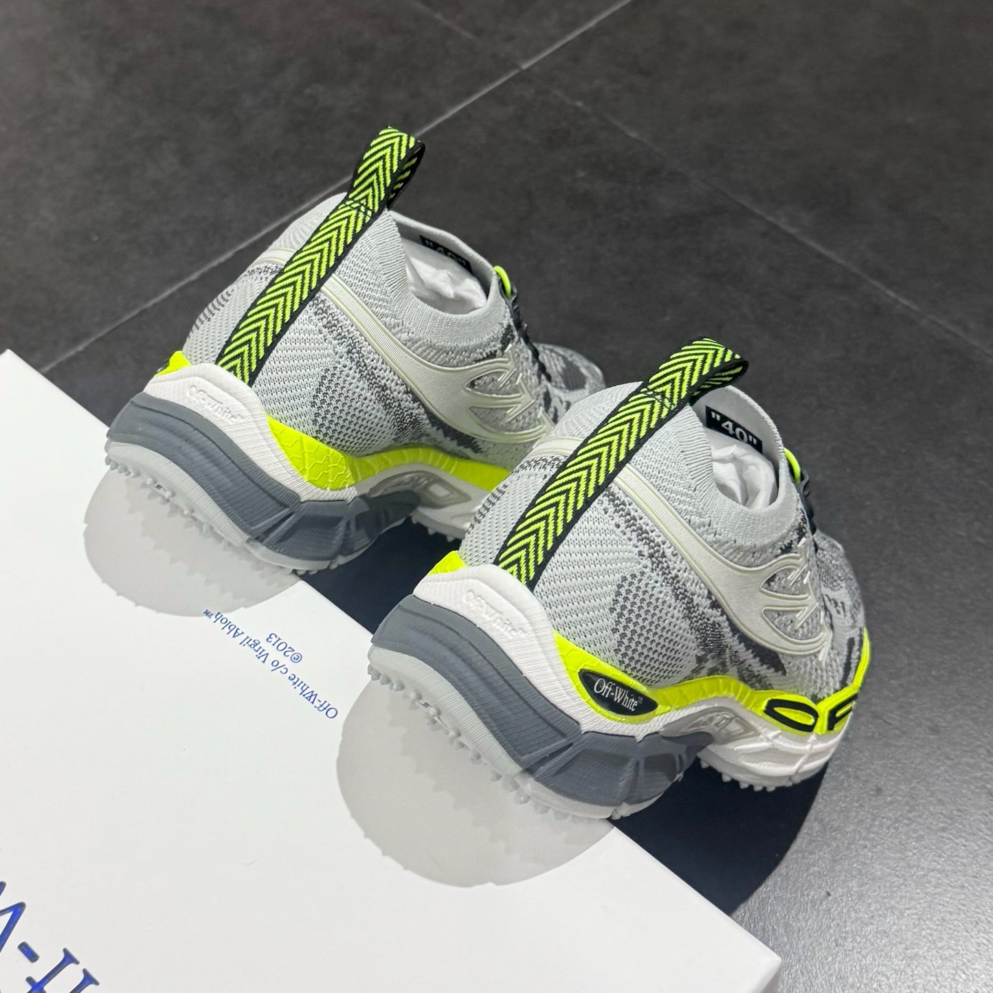 Off White Be Right Back Knit - Light Grey & Yellow Fluo