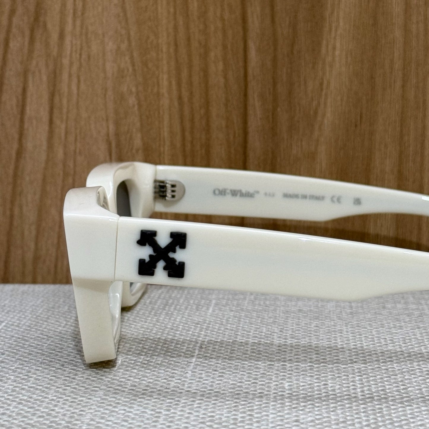 Off White Virgil Logo Sunglasses - White & Black