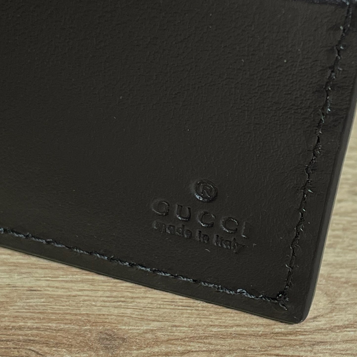 Gucci Logo Leather Wallet - Black