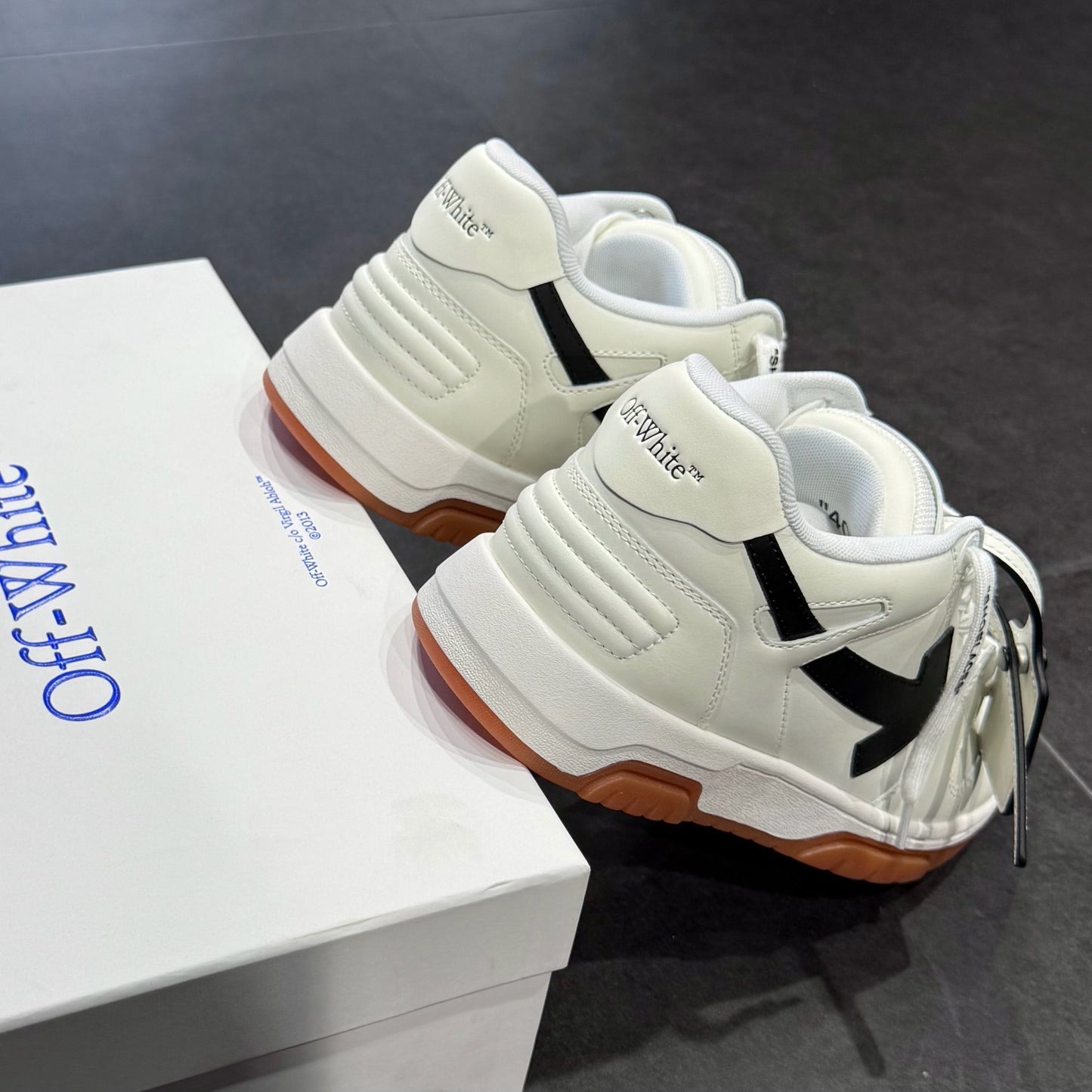 Off White Out Of Office - White & Black Gum