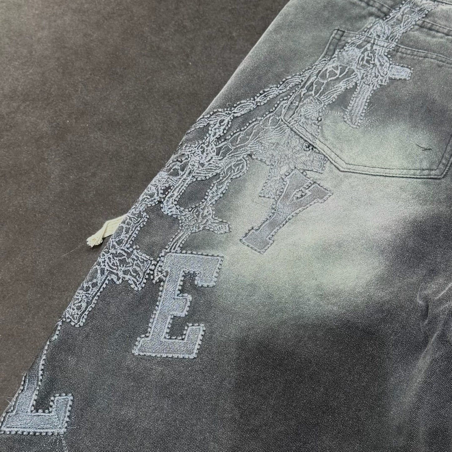 Vale Forever Chain Painters - Black