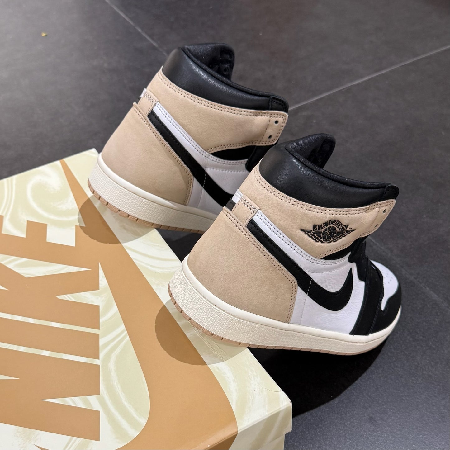 Jordan 1 High - Latte (W)