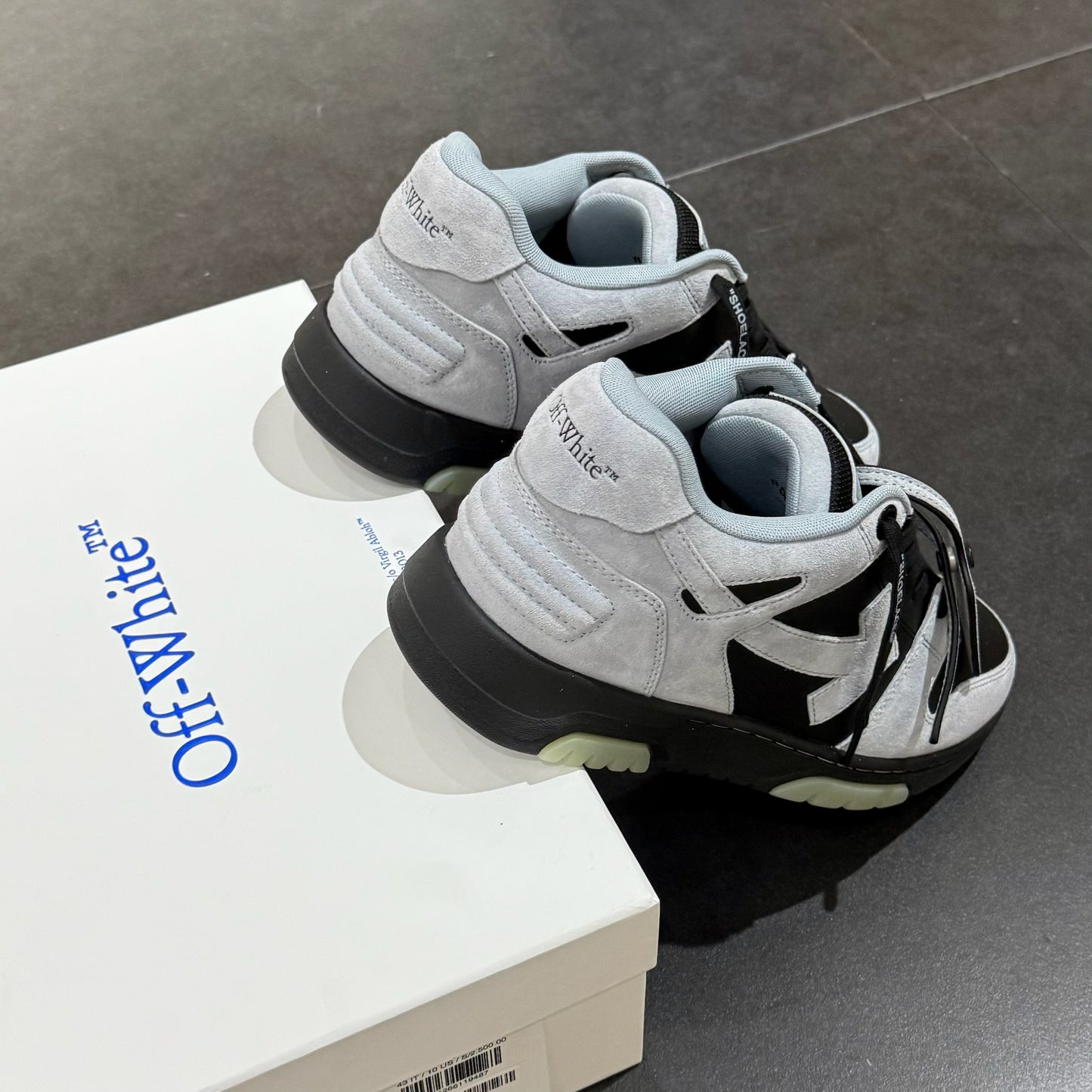 Off White Out Of Office Suede - Light Grey & Black