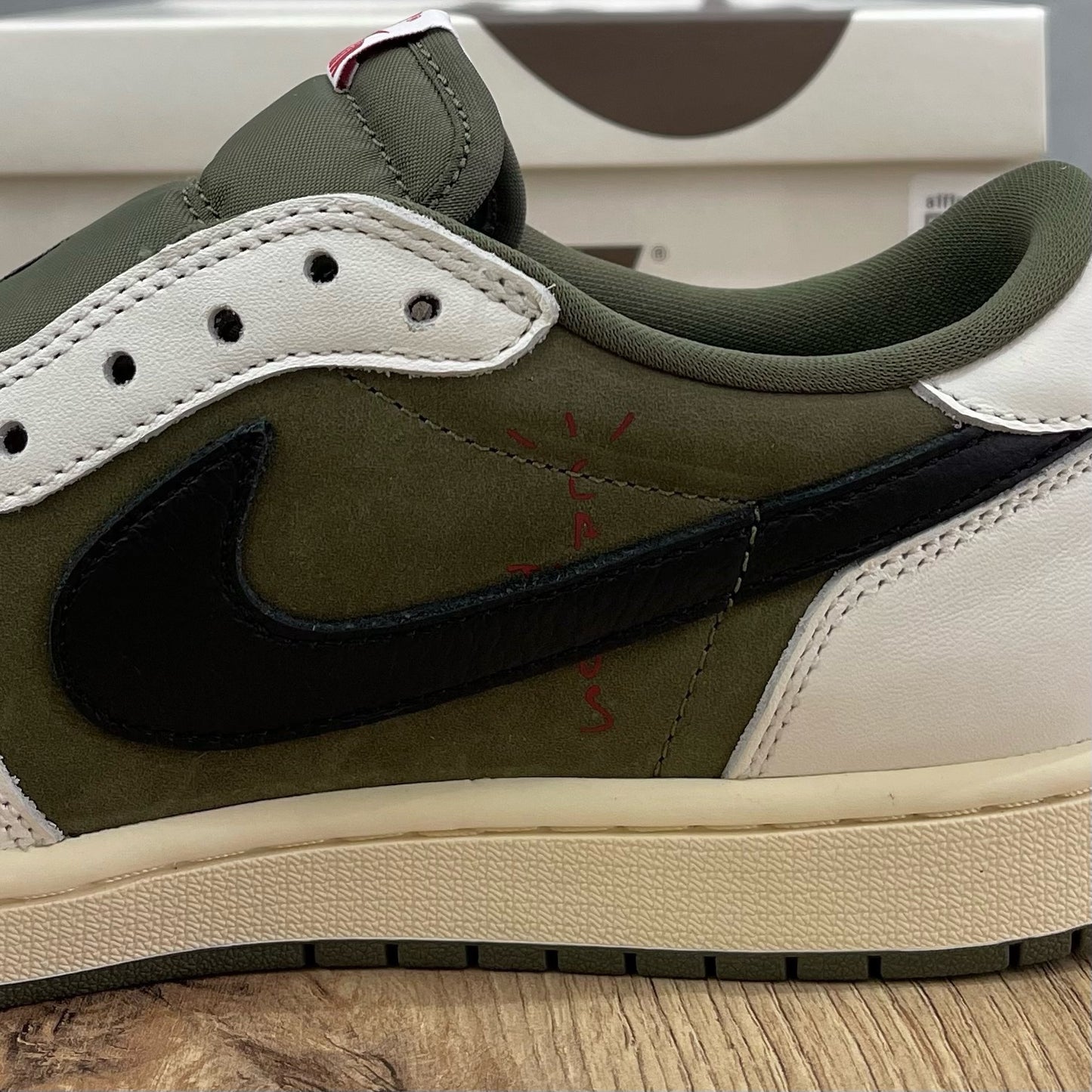 Jordan 1 Low x Travis Scott - Medium Olive