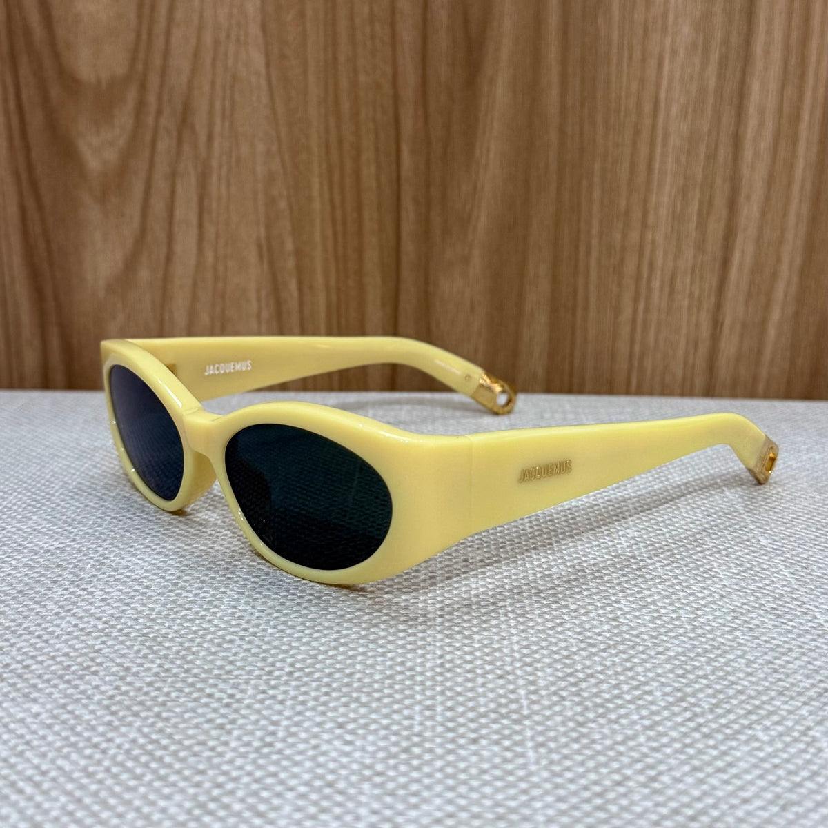 Jacquemus The Ovalo Sunglasses - Cream