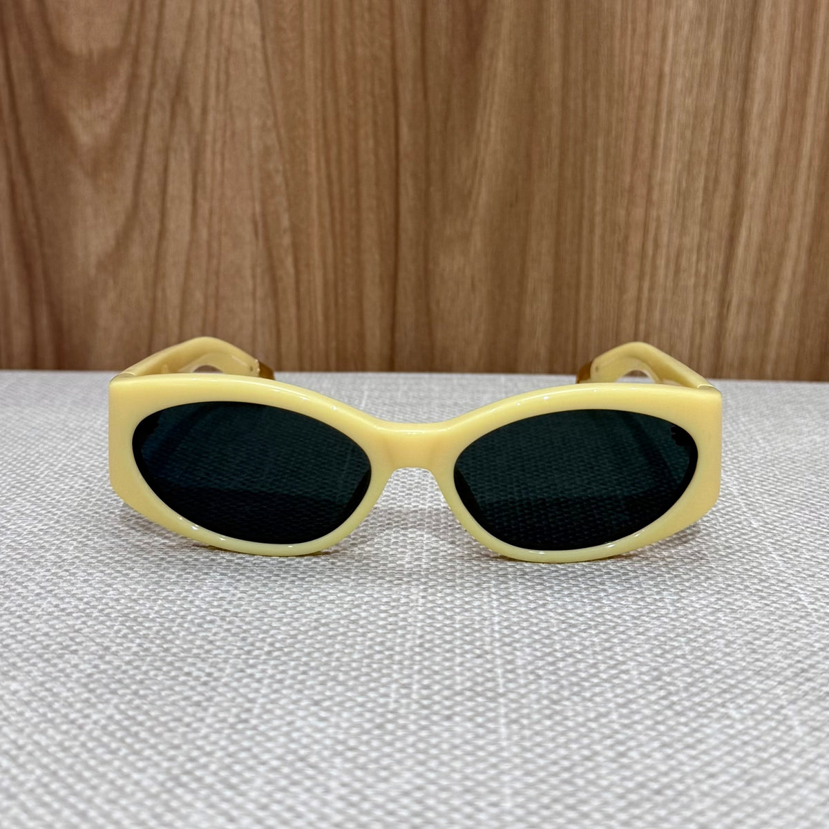 Jacquemus The Ovalo Sunglasses - Cream