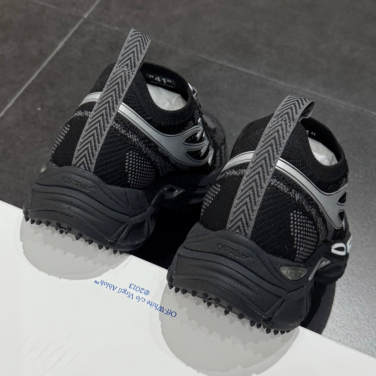 Off White Be Right Back Knit - Black & Silver
