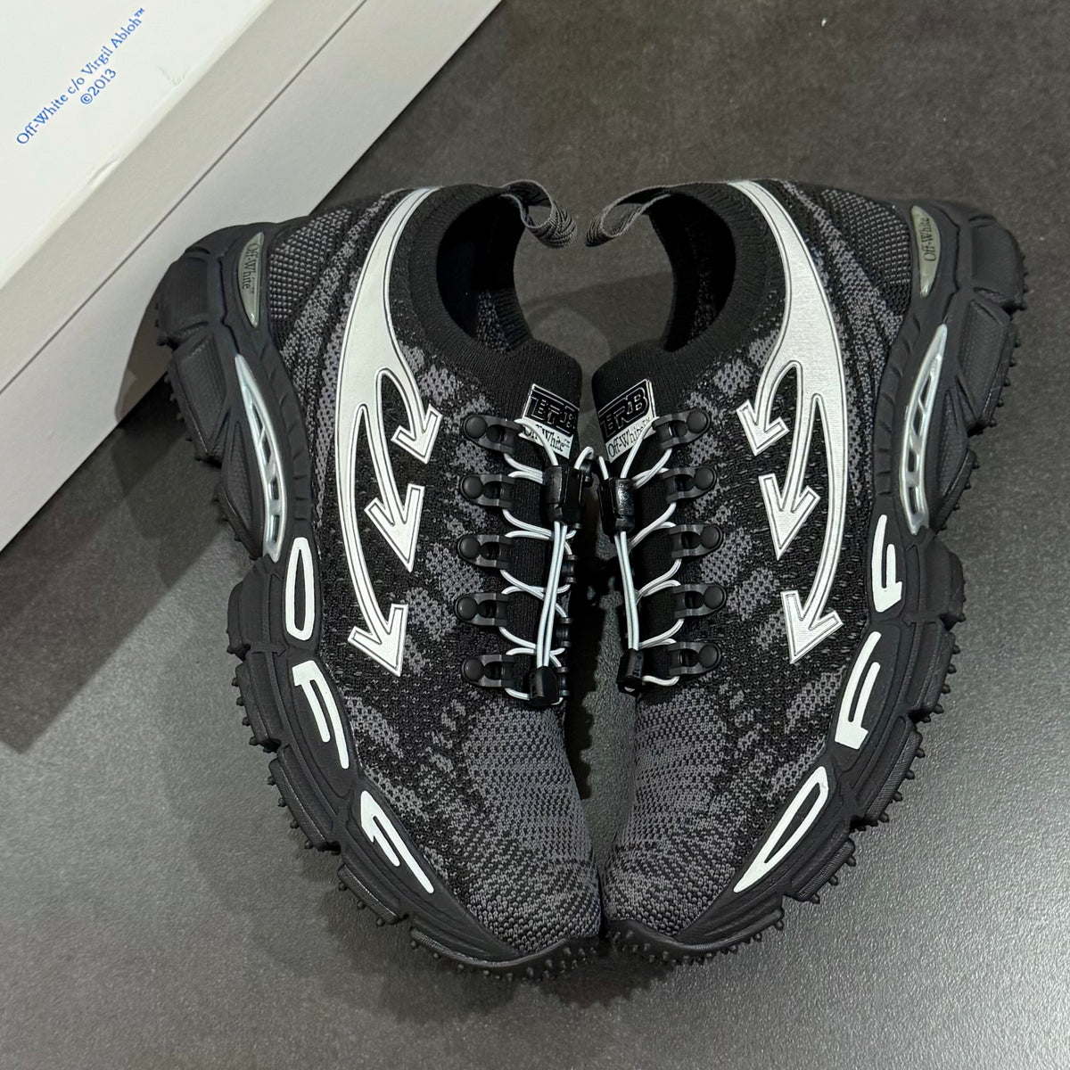 Off White Be Right Back Knit - Black & Silver