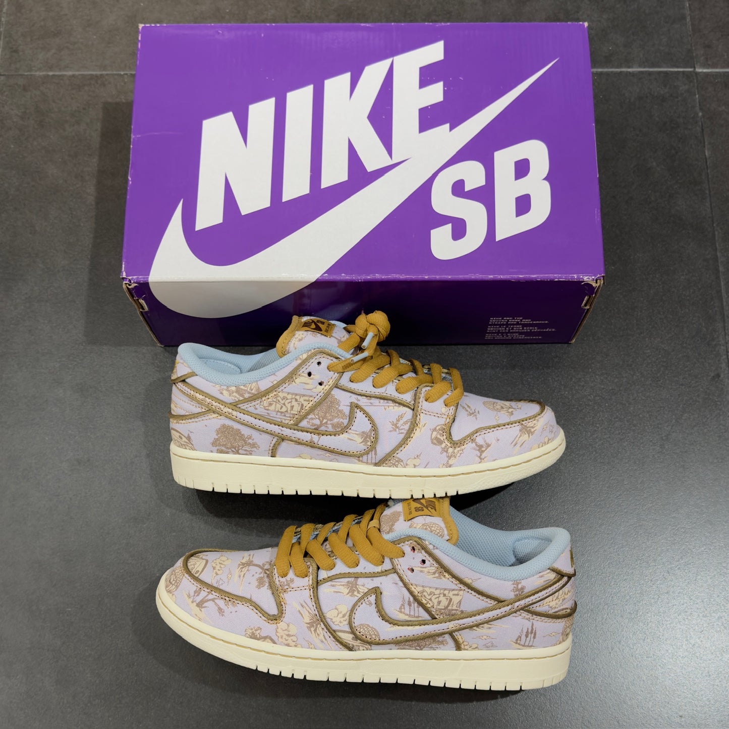 Nike SB Dunk Low City of Style