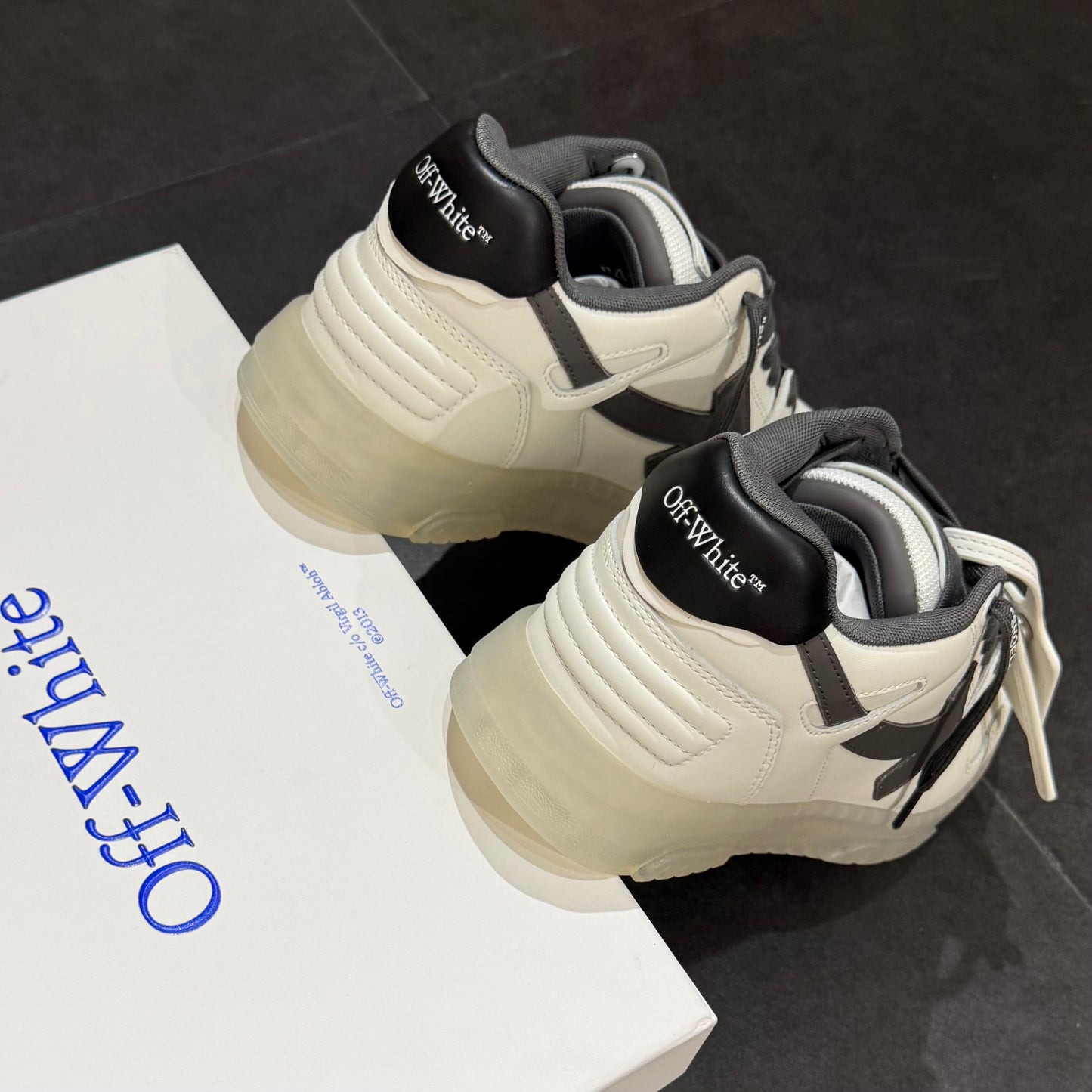 Off White Out Of Office Transparent - White & Dark Grey