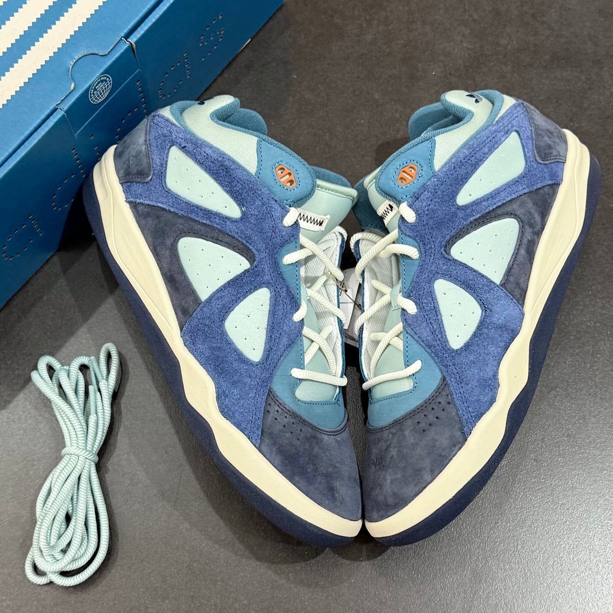 Adidas x Bad Bunny Badbo 1.0 - Night Navy