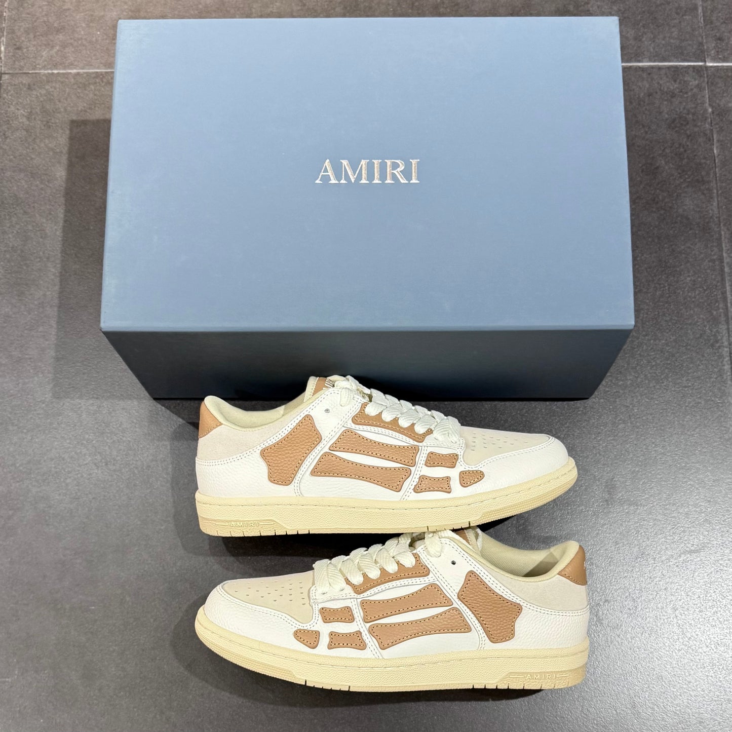 Amiri Skel Top Low - White & Tan