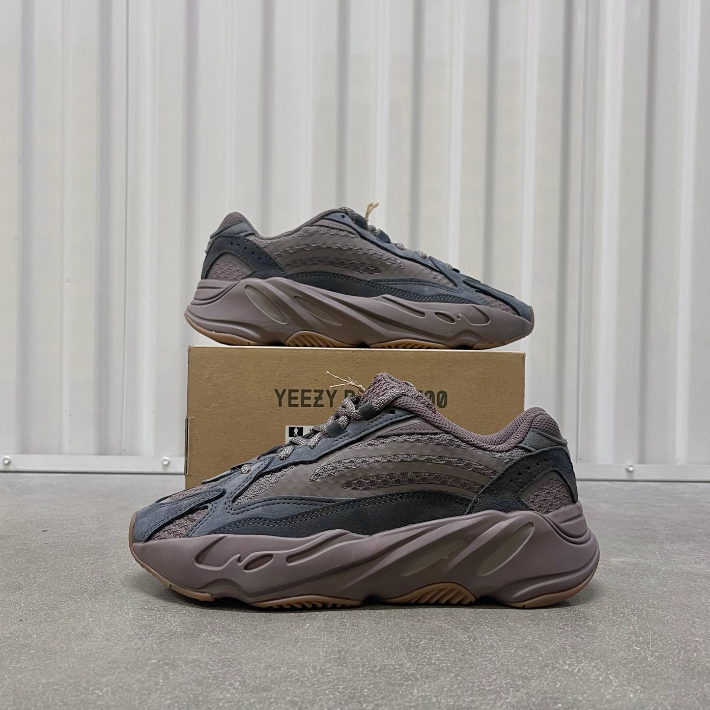 Yeezy Boost 700 V2 - Mauve