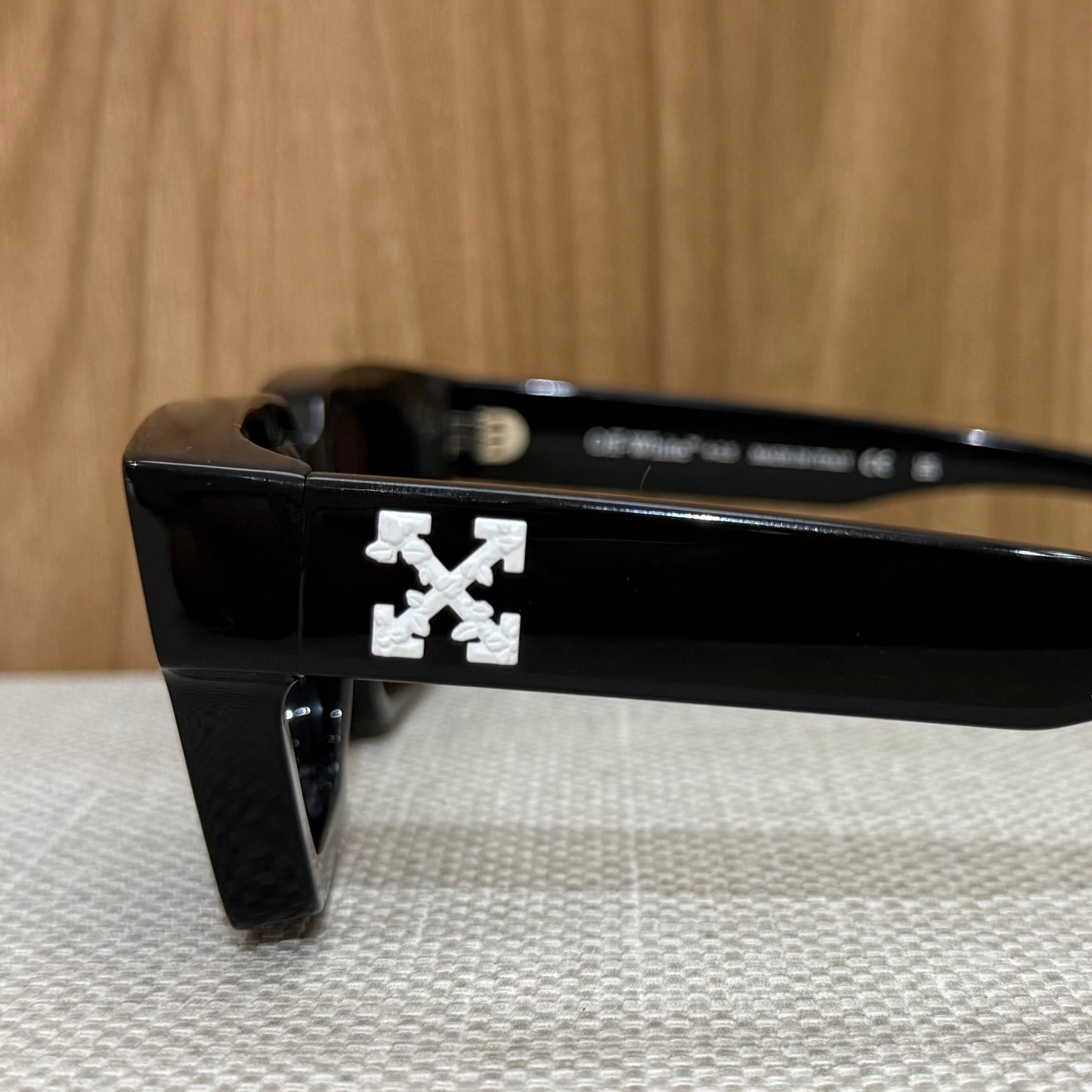 Off White Virgil Logo Sunglasses - Black & White