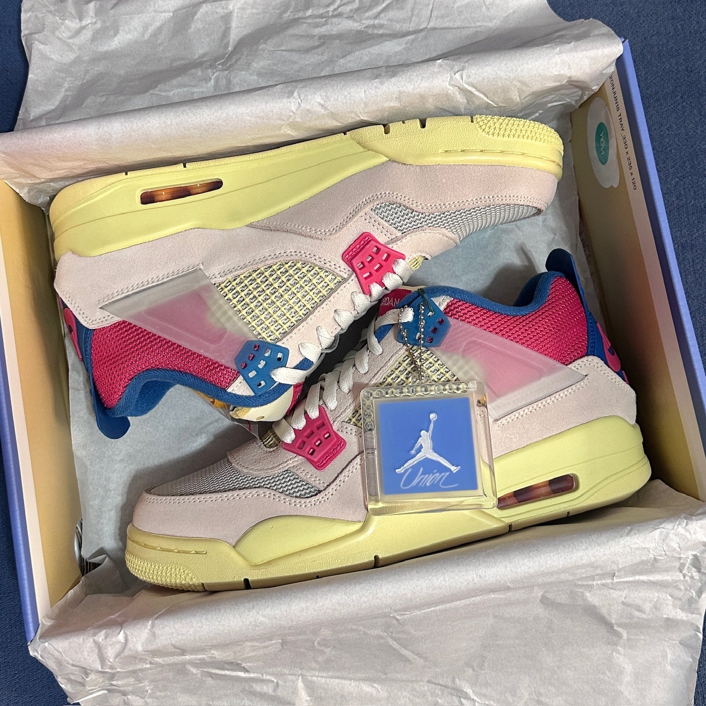 Jordan 4 x Union - Guava Ice