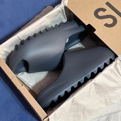 Yeezy Slides - Slate Grey