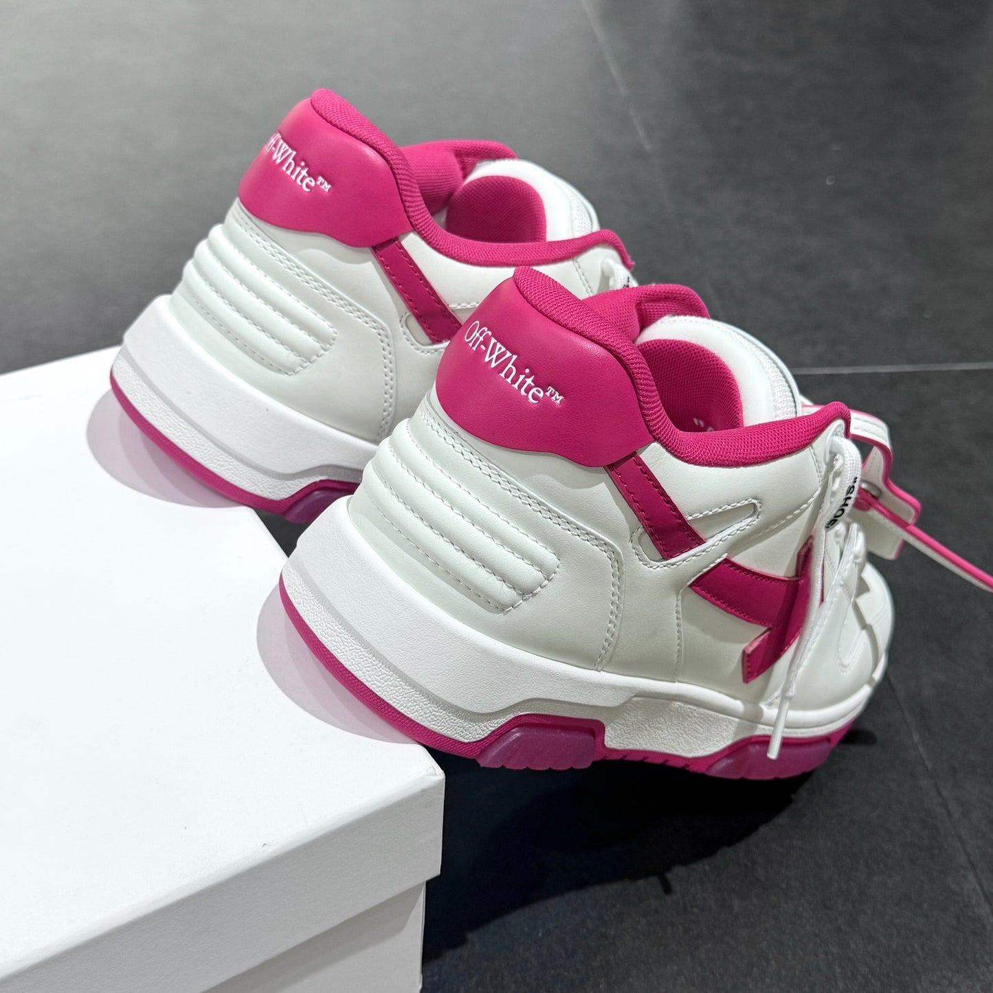 Off White Out Of Office - White & Fuchsia