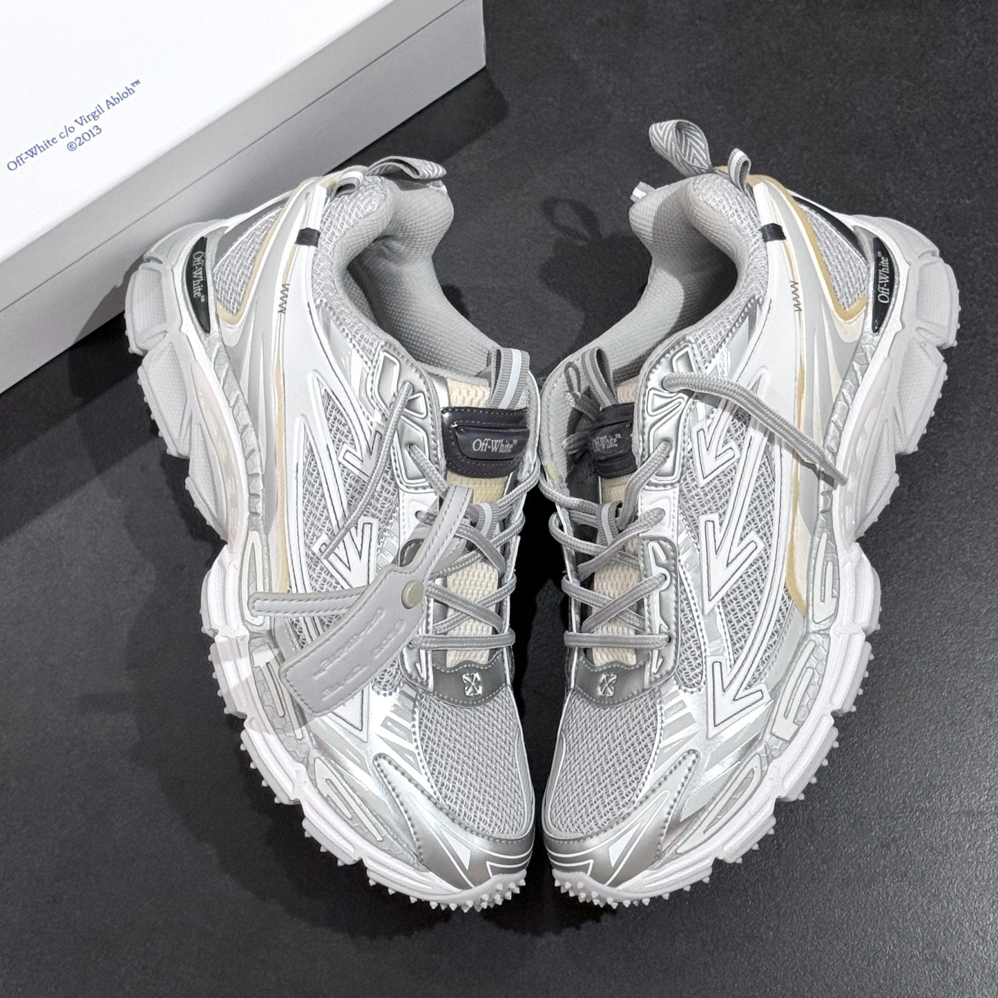 Off White Be Right Back Lace Up - Grey & White