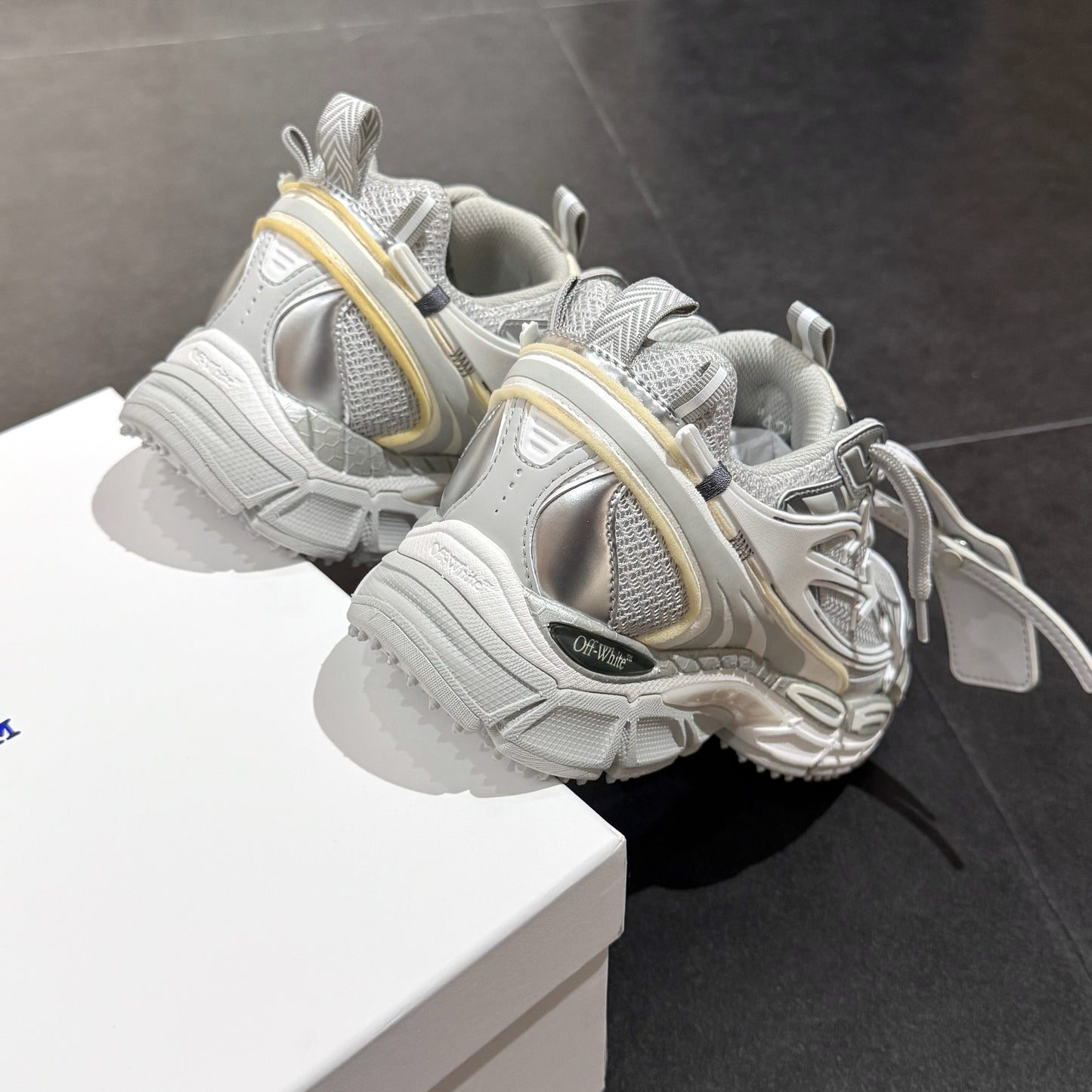 Off White Be Right Back Lace Up - Grey & White