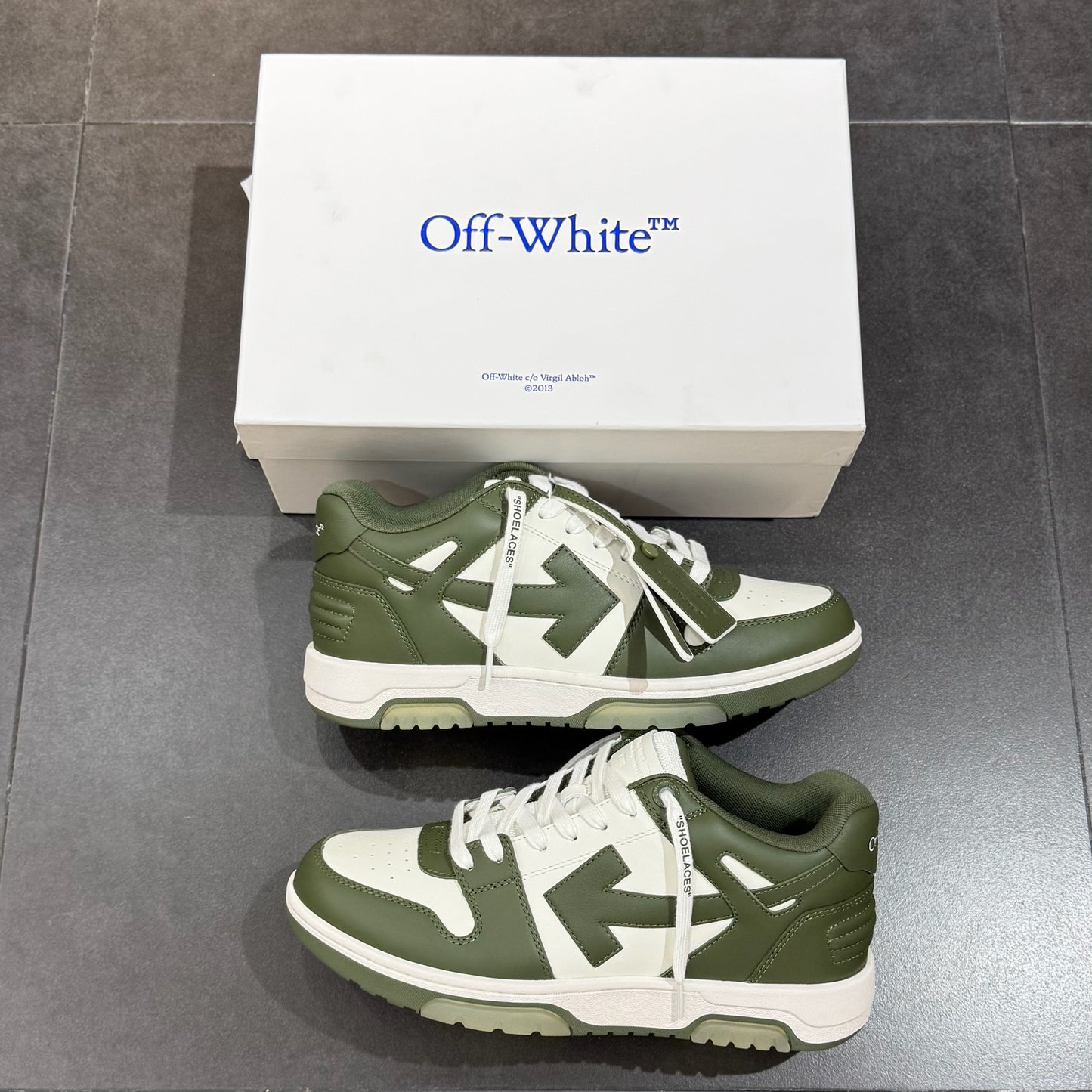 Off White Out Of Office - Military Green