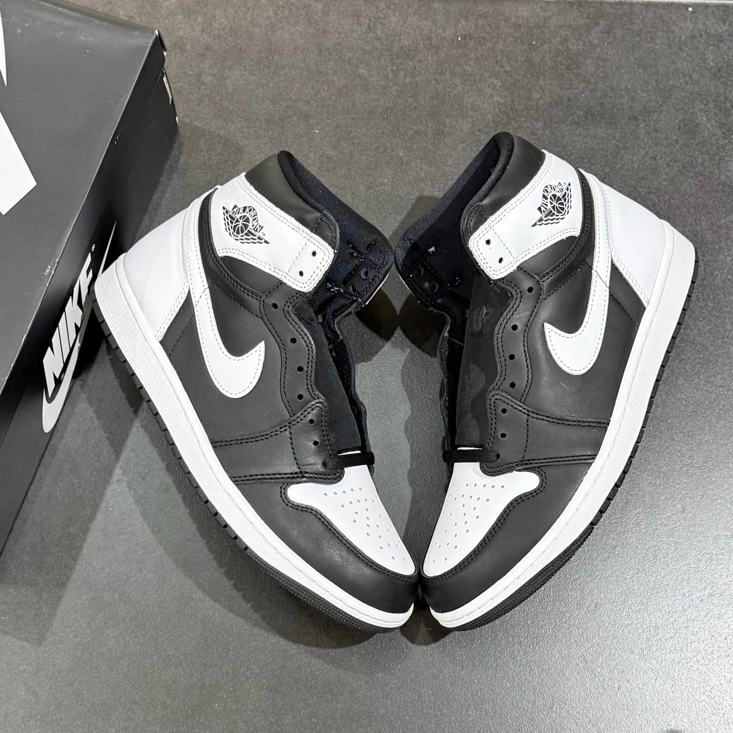 Jordan 1 High - Black & White