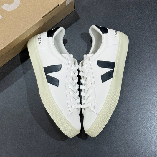 Veja Campo - White & Black