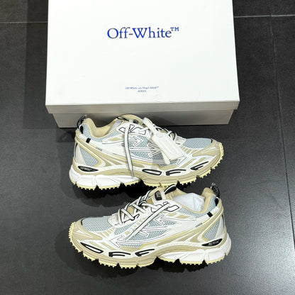 Off White Be Right Back - Light Grey & Caramel