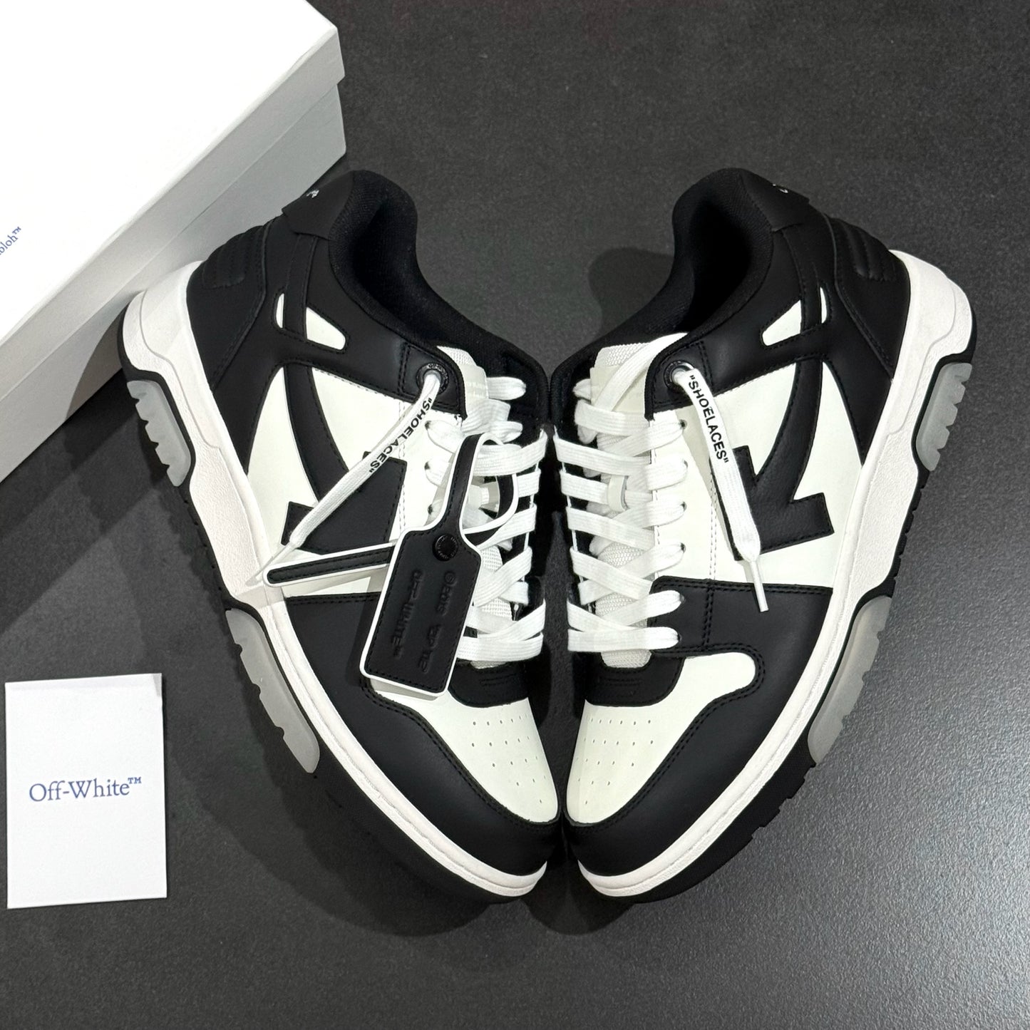 Off White Out Of Office - Black & White