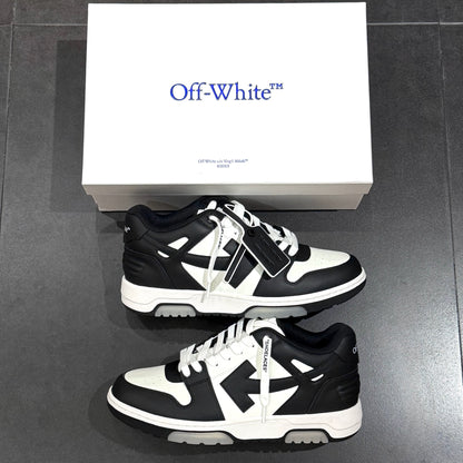 Off White Out Of Office - Black & White