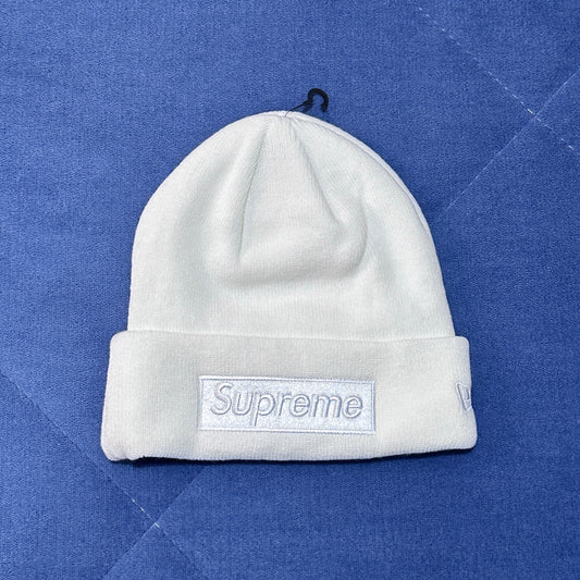 Supreme Box Logo Beanie New Era - White