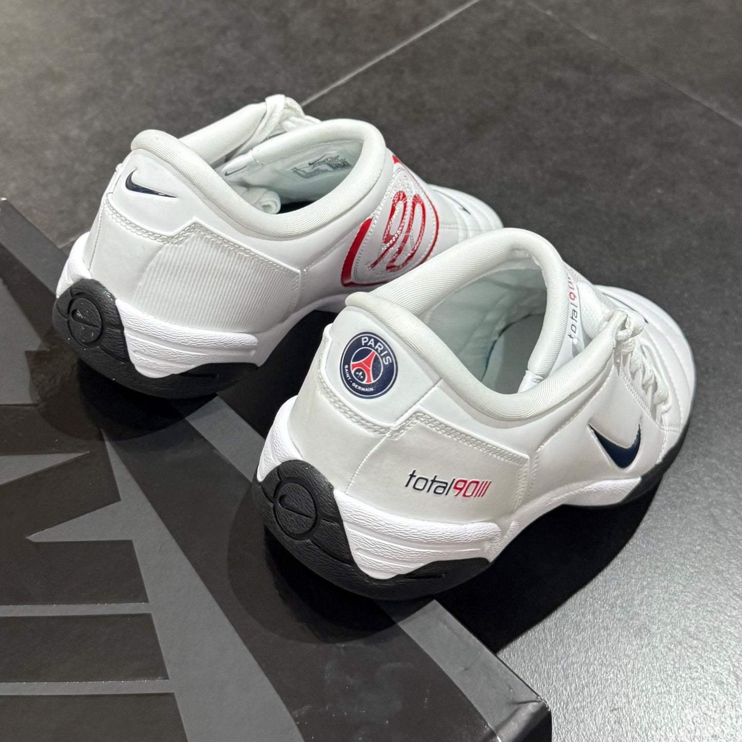 Nike Total 90 x PSG - White & Midnight Navy