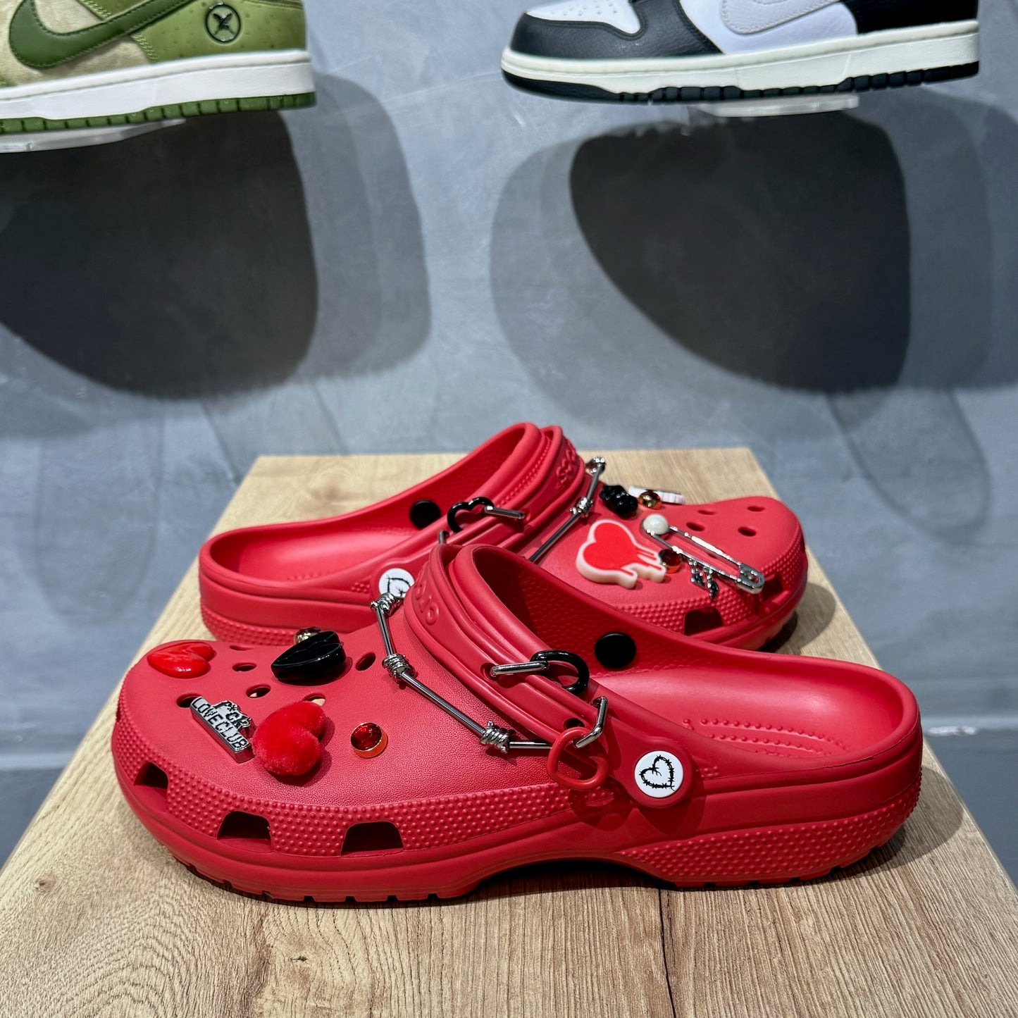 Crocs x Karol G Classic Clog Metal Hearts Flame - Red