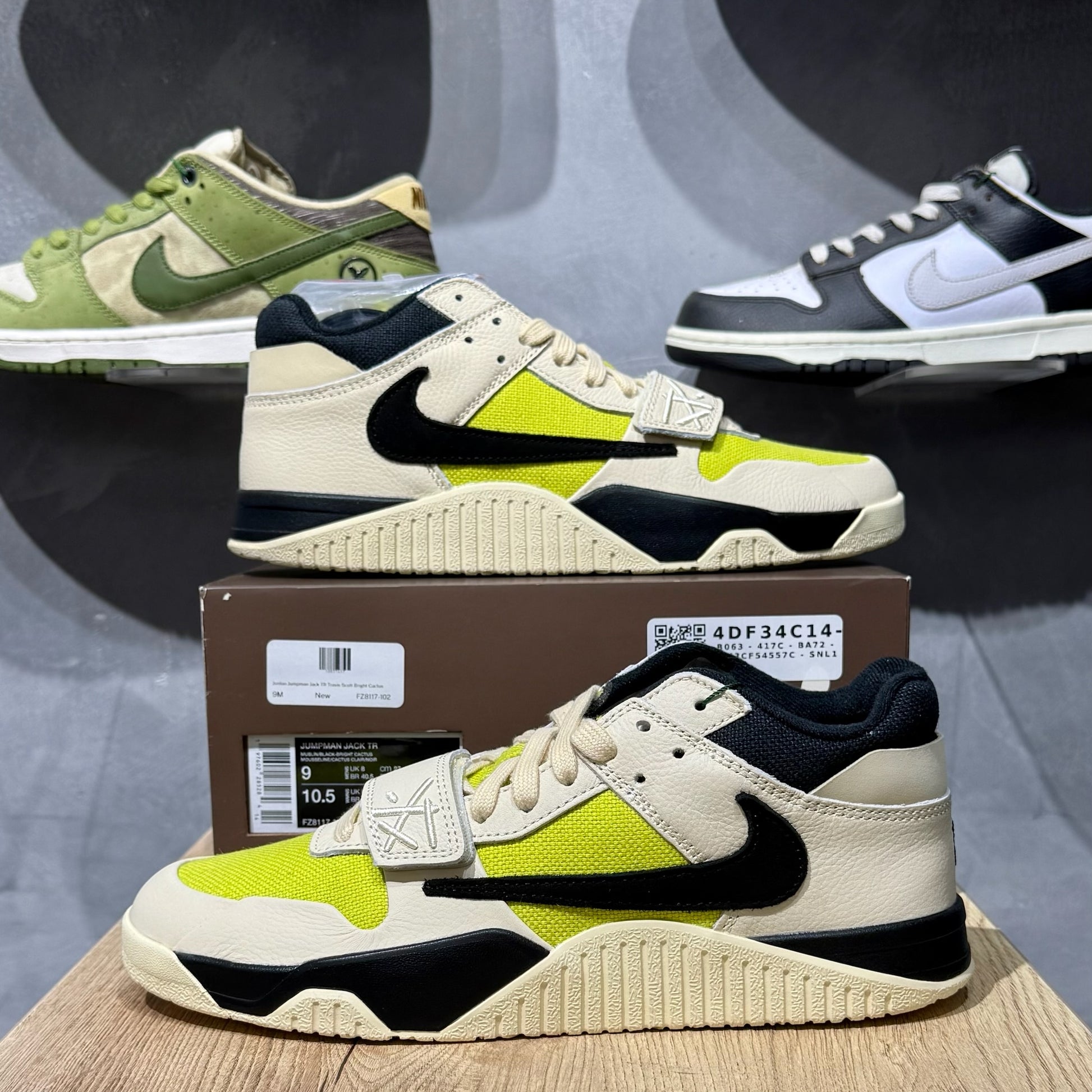 Jordan x Travis Scott Jumpman Jack Bright Cactus