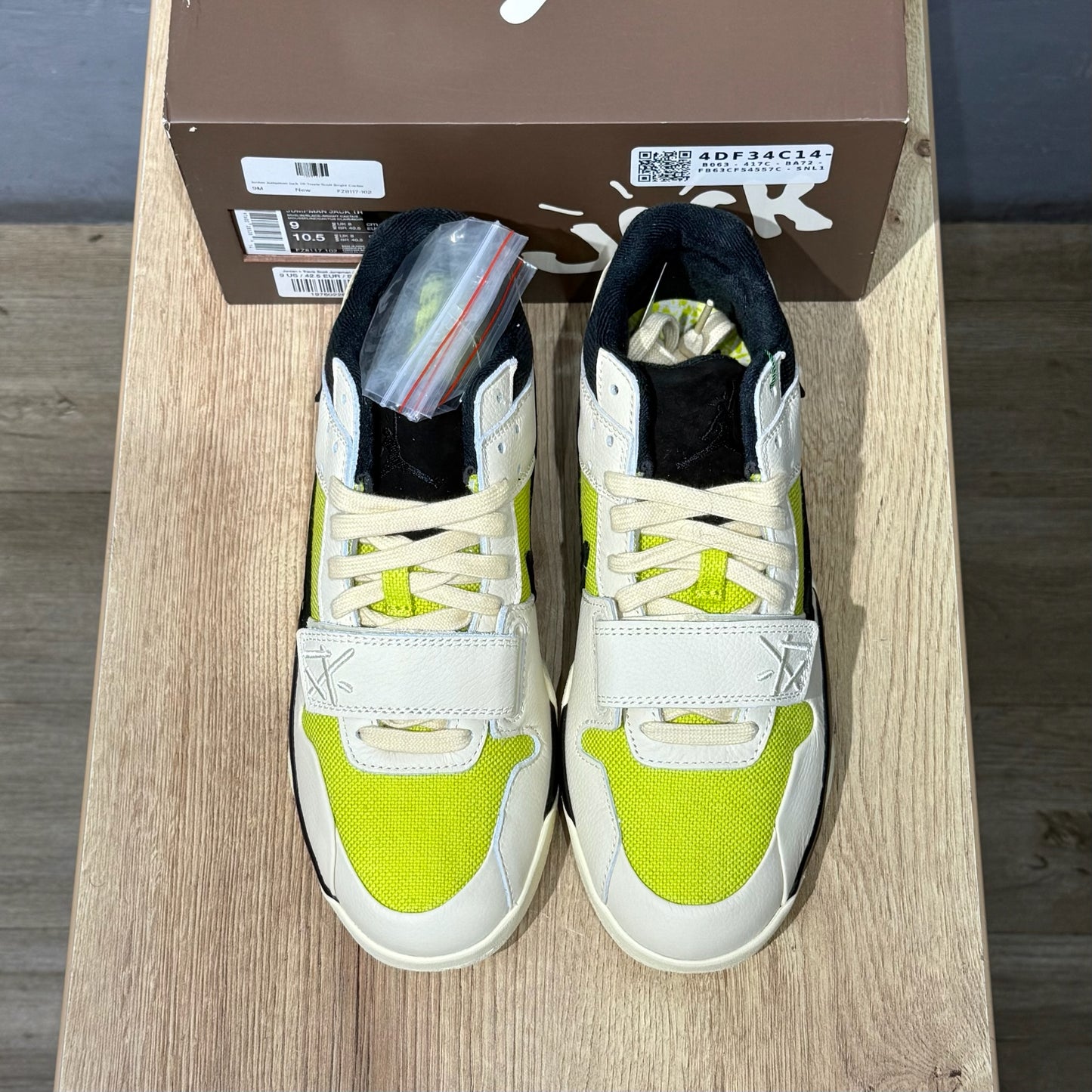 Jordan x Travis Scott Jumpman Jack - Bright Cactus