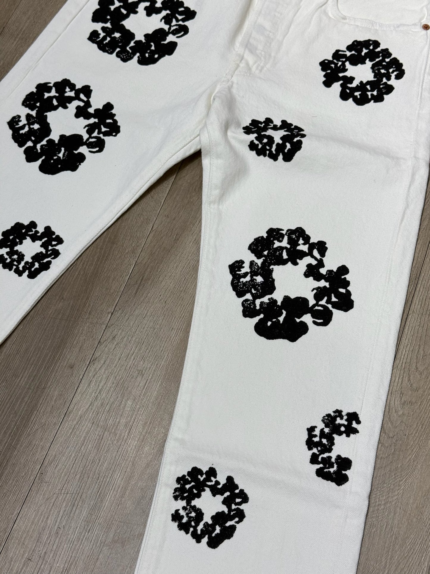 Denim Tears The Cotton Wreath Levis Jeans - White