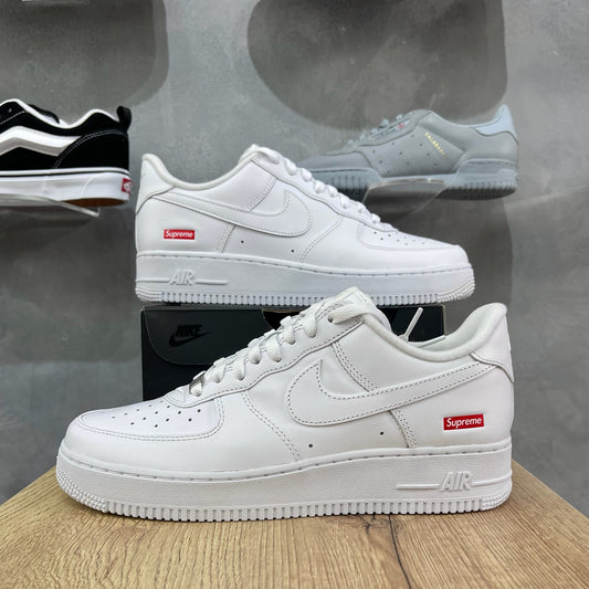 Nike x Supreme Air Force 1 - White