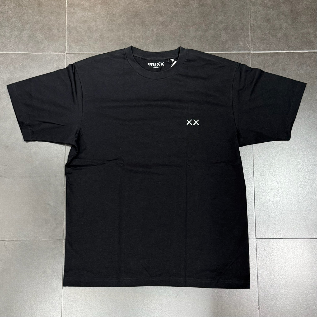 Kaws x Uniqlo Universe Moon Graphic Tee - Black