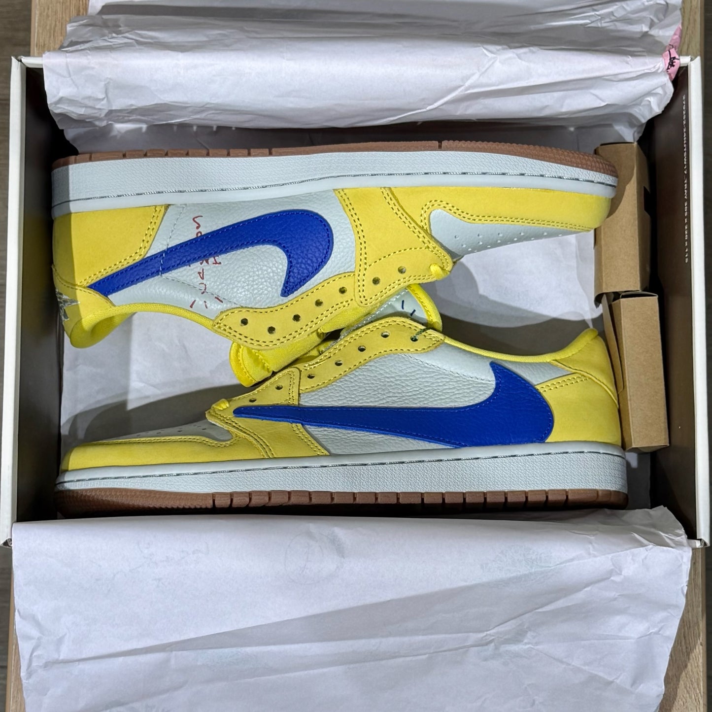 Jordan 1 Low x Travis Scott - Canary Yellow