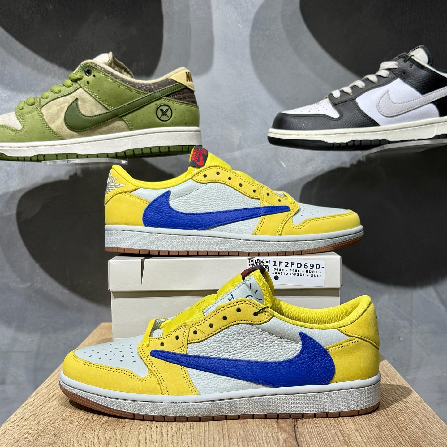 Jordan 1 Low x Travis Scott - Canary Yellow