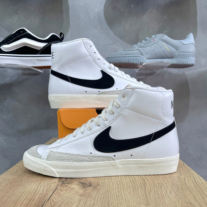 Nike Blazer Mid '77 Vintage - White & Black