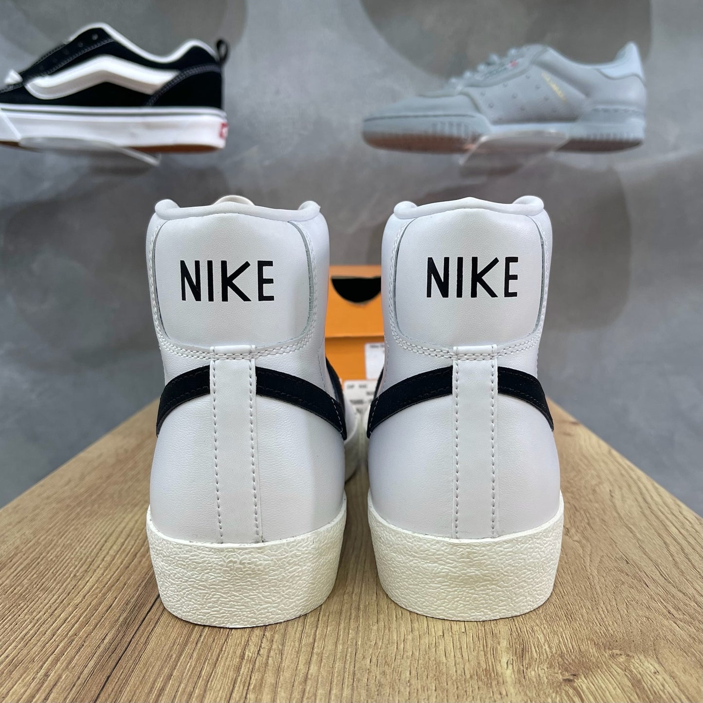 Nike Blazer Mid '77 Vintage - White & Black