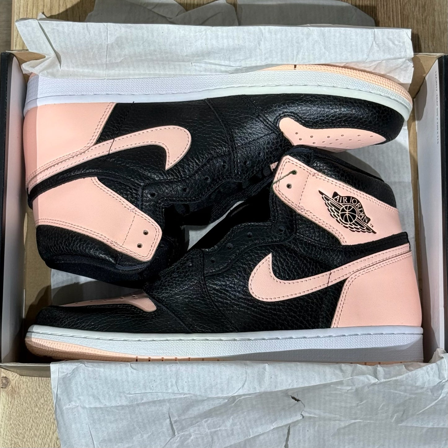 Jordan 1 High - Black Crimson Tint