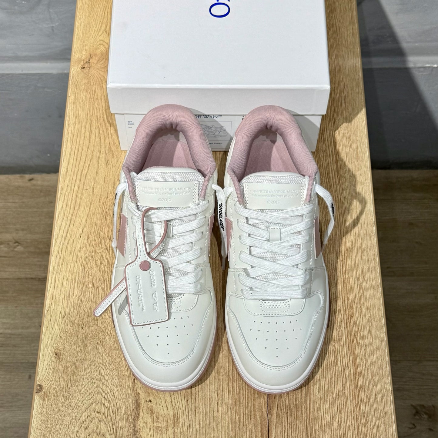Off White Out Of Office - White & Pink