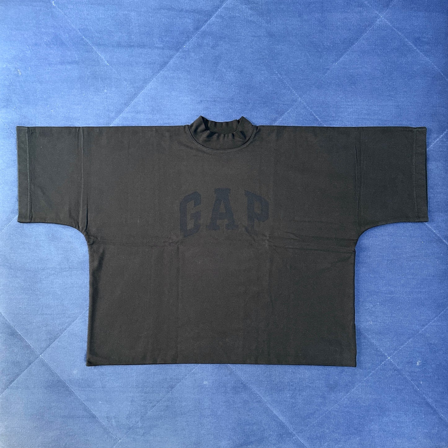 Yeezy x GAP x Balenciaga Dove No Seam Tee - Black