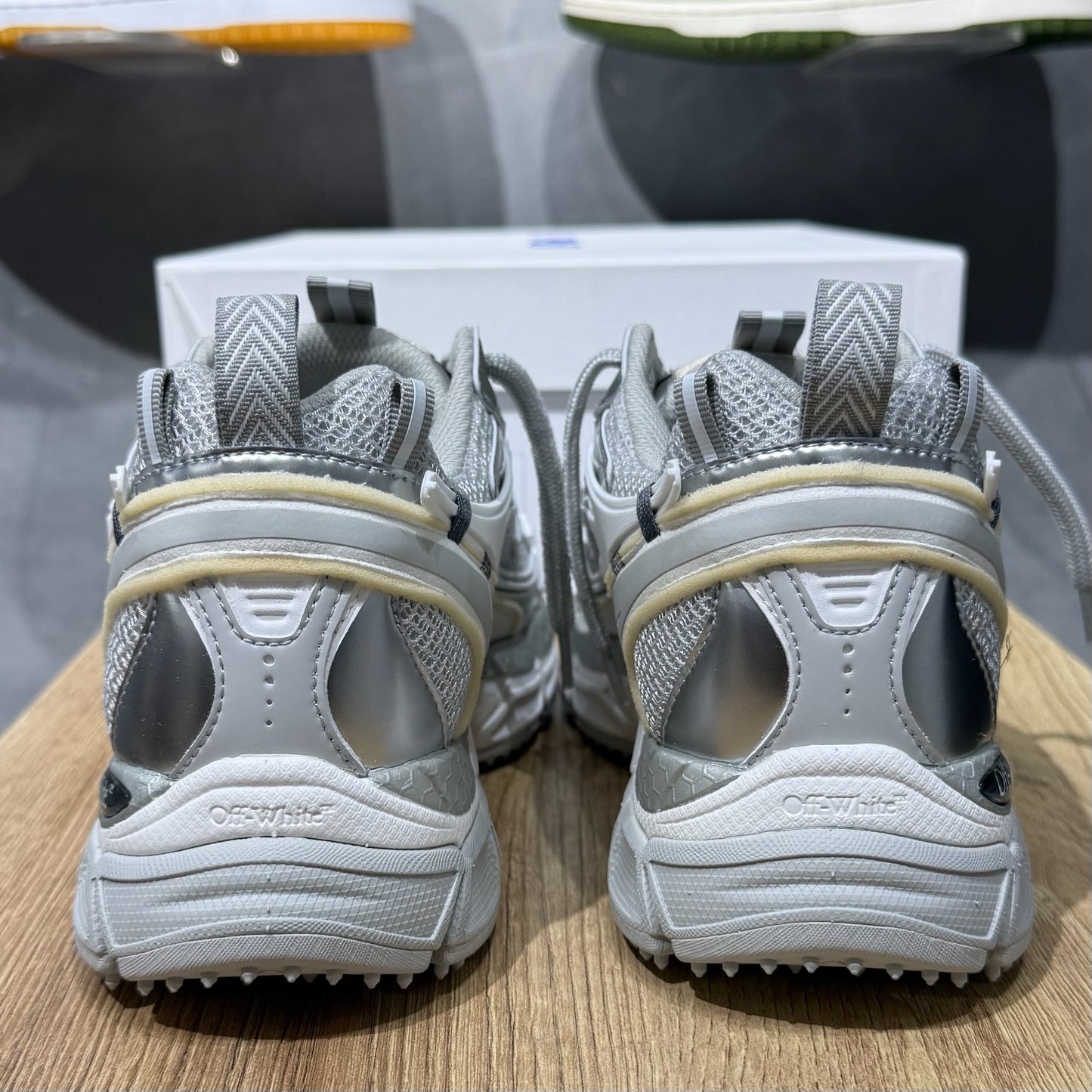 Off White Be Right Back Lace Up - Grey & White