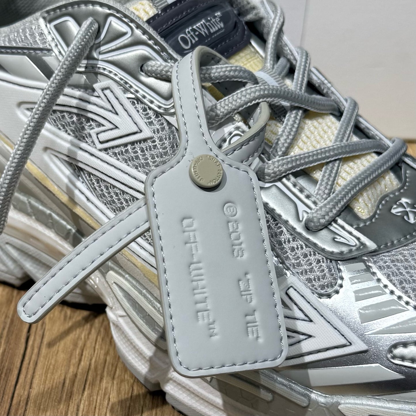 Off White Be Right Back Lace Up - Grey & White