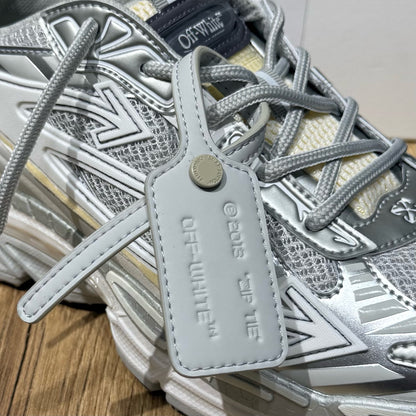 Off White Be Right Back Lace Up - Grey & White