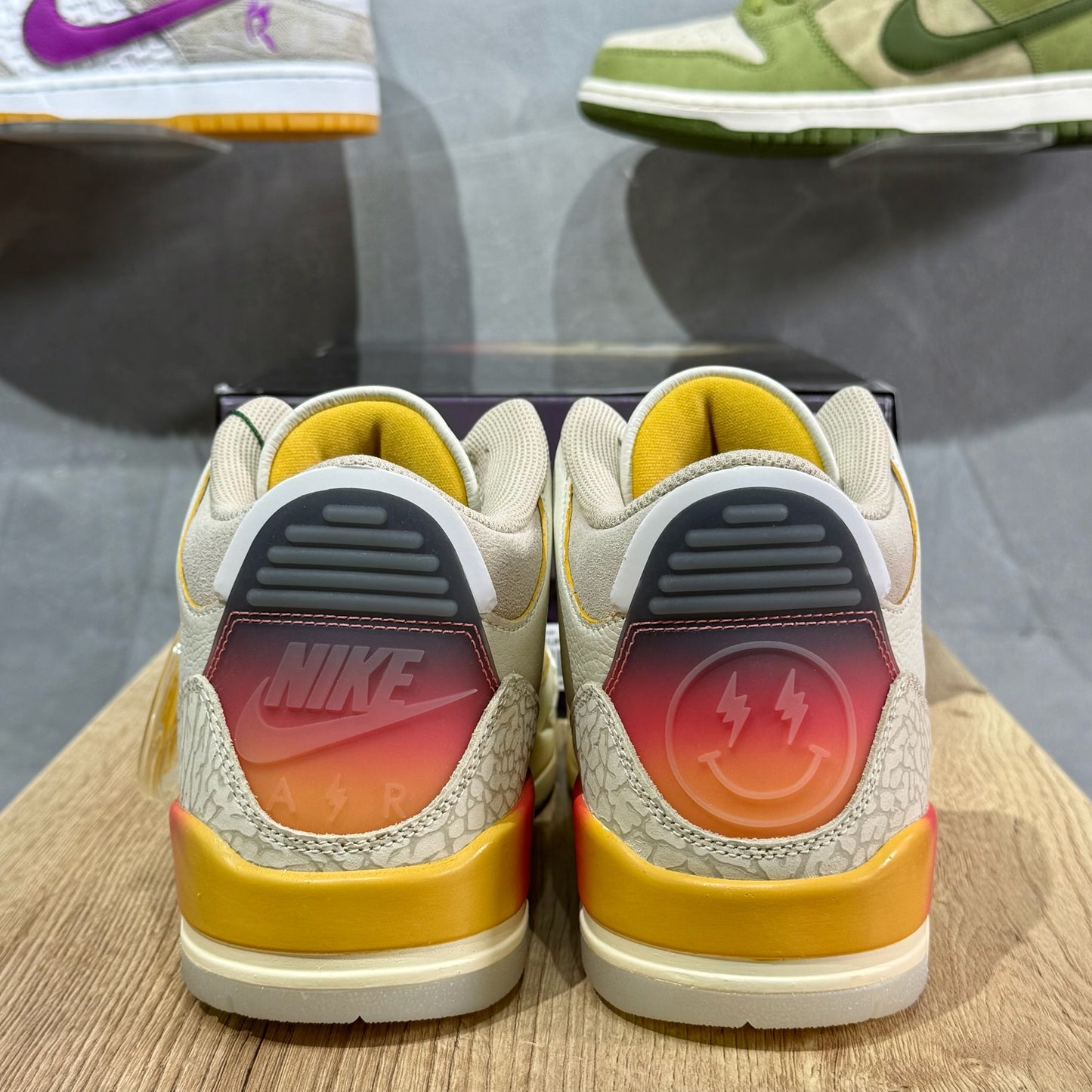 Jordan 3 x J Balvin - Medellin Sunset